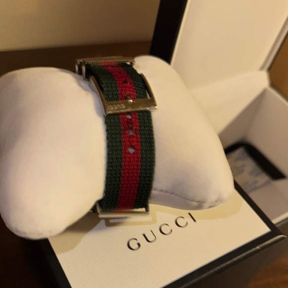 Gucci Green and Red Luxury Watch - Picture 2 of 5